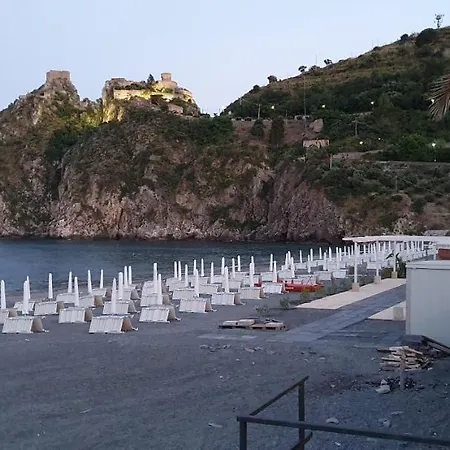 Virginia A Due Passi Dal Mare *
